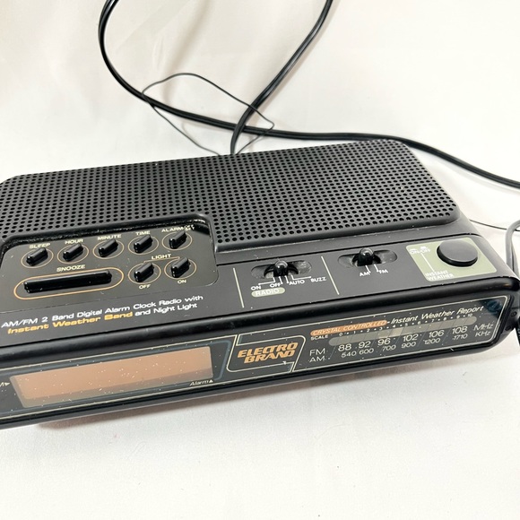 Vintage Electro Brand Model 4440 Alarm Clock Radio AM-FM Instant Weather Battery - Picture 9 of 12